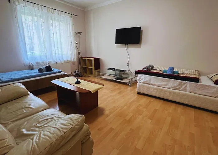 Family Friendly דירה